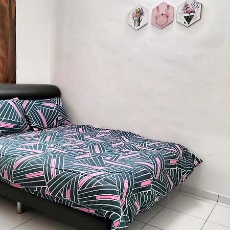 Iris 55 Corner Lot House Spacious Outdoor With Wi-Fi Johor Bahru Exteriör bild